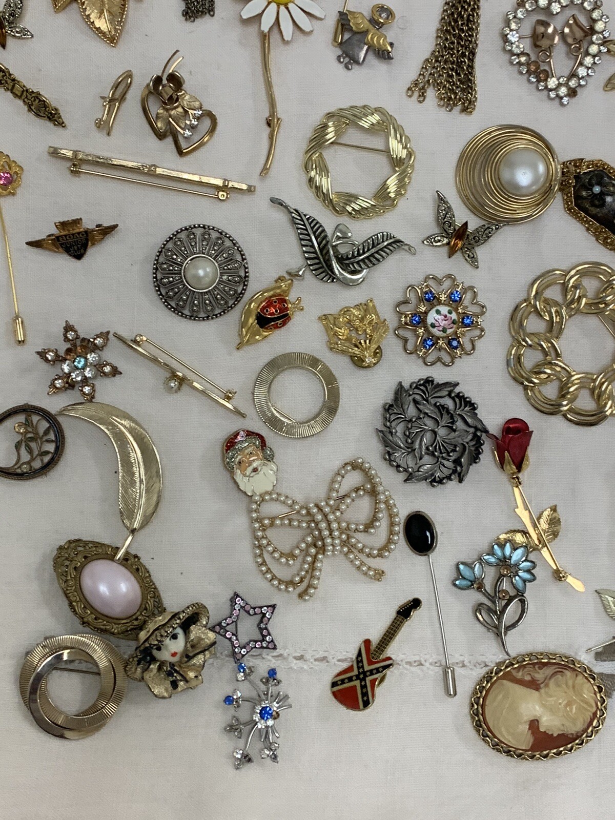 60+ Piece VTG To Modern Gold Silver Tone Figural … - image 3