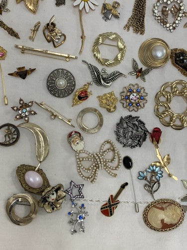 60+ Stück Vintage bis Modern Gold Silber Ton Figur Brosche Anstecknadel Lot gemischt Metall A7 - Bild 3 von 11