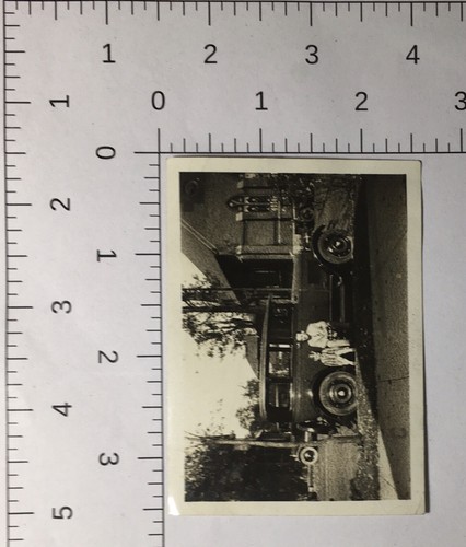 Foto d'epoca vera auto modello classico uomo e bambino in posa - Foto 3 di 3