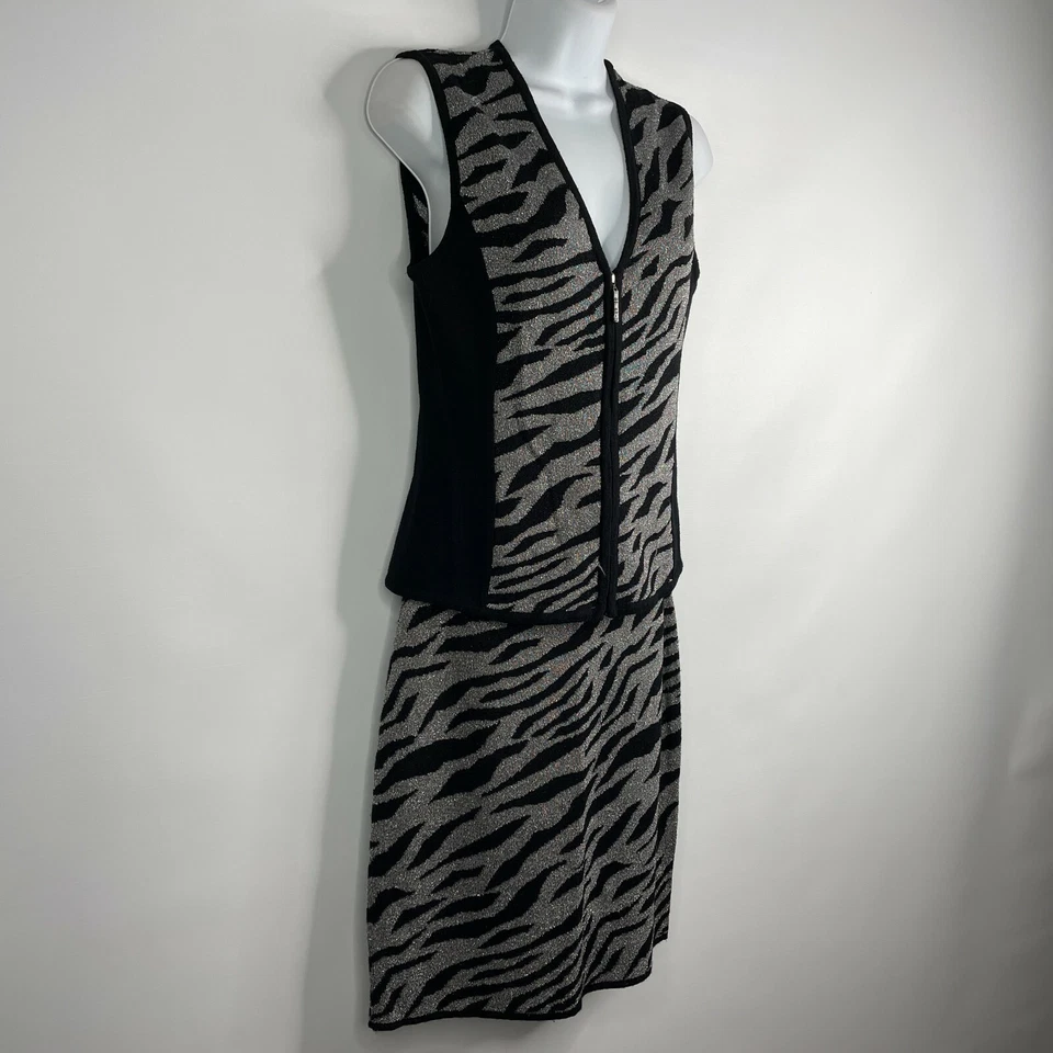 Conjunto de saia colete suéter vintage anos 80 Carole Little tamanho P/M preto prata tigre - Imagem 4 de 4