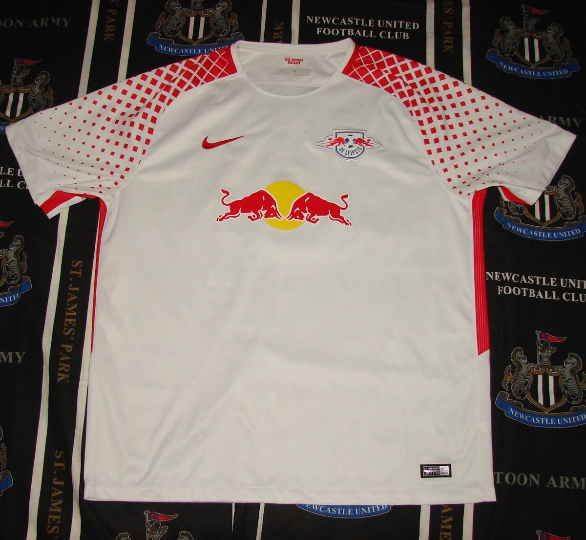 Red Bull Leipzig Home Football Shirt Jersey 2017 2018 Nike Size