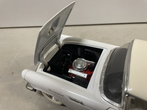 Road Signature Deluxe Collection 1:18 Diecast Metal White 1957 Ford Thunderbird - Picture 13 of 19