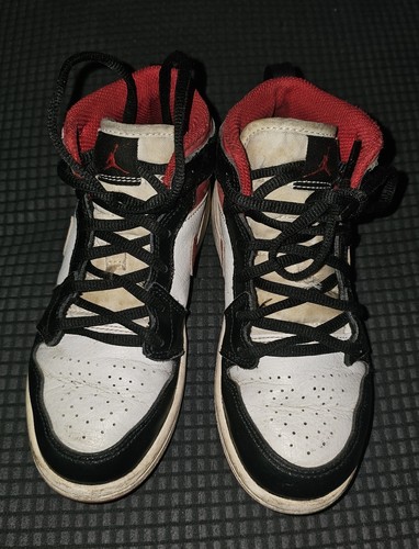 Nike Air Jordan 1 Mid Chicago Black Toe Kid’s Size 1y - Bild 1 von 6