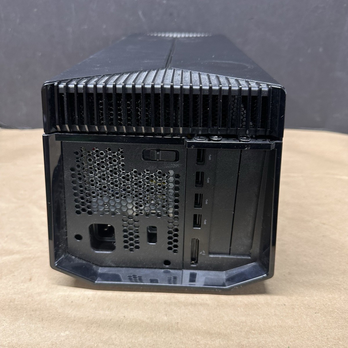 Alienware Graphics Amplifier ブラック Z01G Alienware Graphics Amplifier Z01G External GPU Enclosure