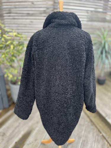 Zara fabelhafter Oversize Teddy Mantel - Bild 4 von 6