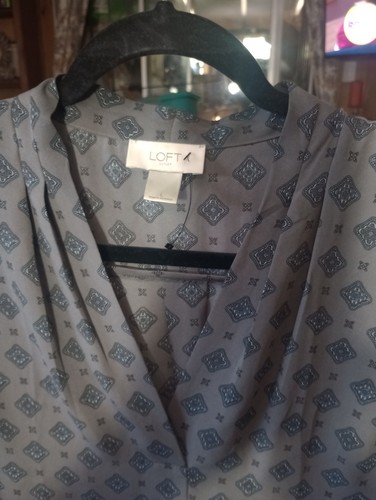 Blusa para mujer Loft Outlet gris carbón manchada sin mangas talla grande - Imagen 3 de 11