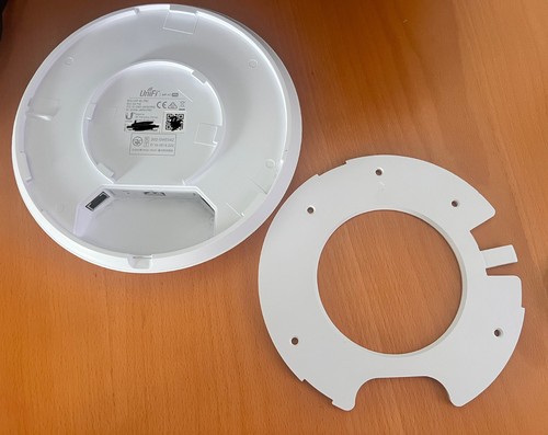 Ubiquiti Networks UniFi UAP-PRO Wireless Access Point - Picture 4 of 5