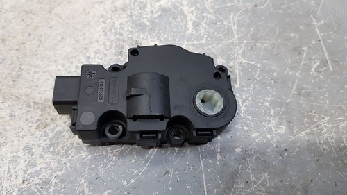 Stellmotor Luftklappe Regelklappe Lüftung Innenraum BMW E90 / E91/ 320d DPF