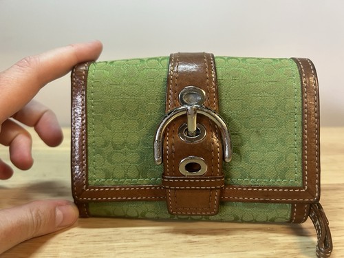 Vintage Coach Geldbörse grün Soho Jacquard Stoff mit Schnalle Druckknopfverschluss