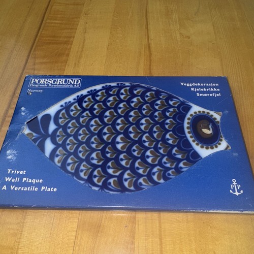 Placa Vintage Porsgrund Noruega Peces Trivet Azul Y Marrón 67 Noruega 5 X 7.75 - Imagen 1 de 7