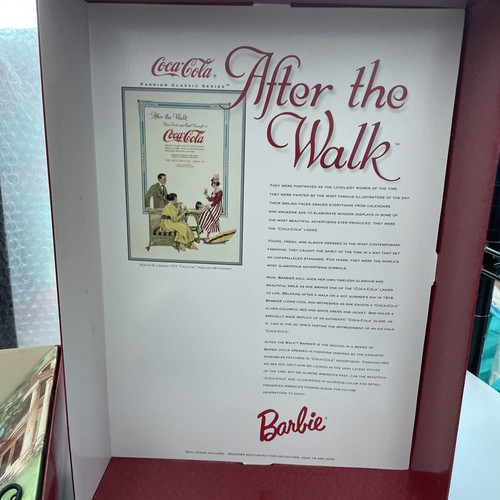 Barbie Coca-Cola Eisbär exklusives Collector Edition Set ~ brandneu in Box - Bild 3 von 10
