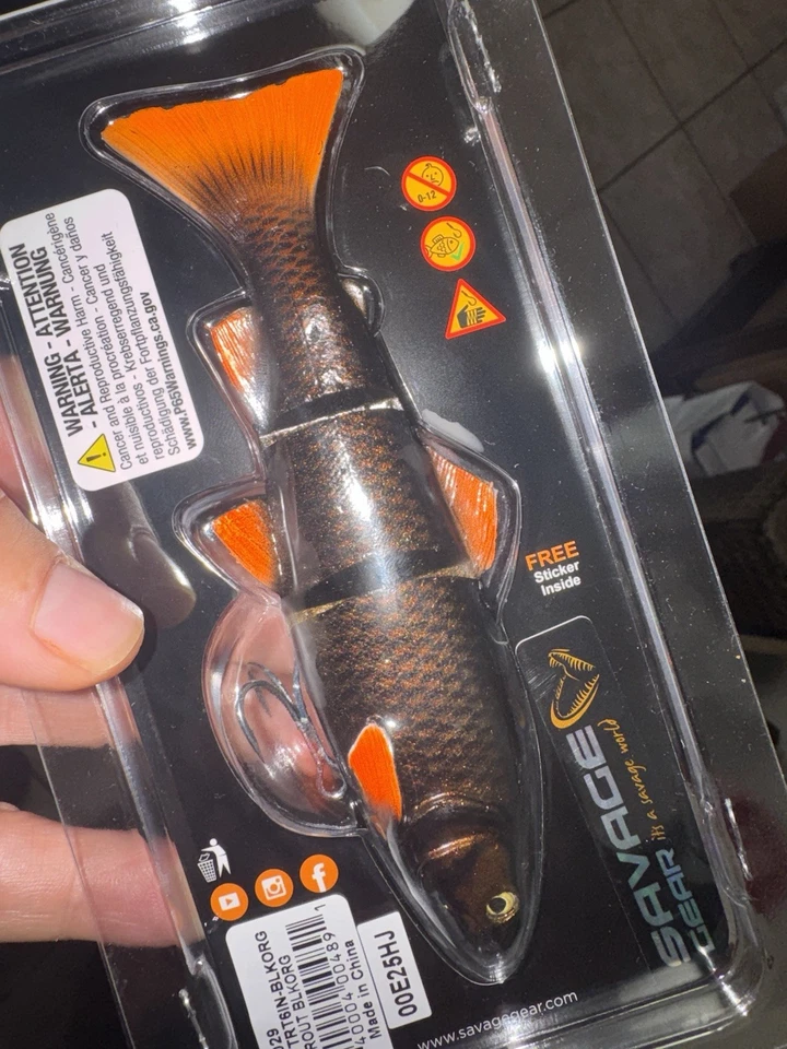 EDIÇÃO LIMITADA - Savage Gear 3D Line Thru Trout - PRETO E LARANJA - 6” & 1-1/4oz - Imagem 2 de 3
