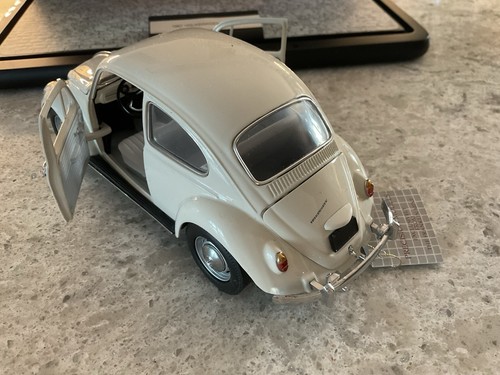 FRANKLYN MINT DIECAST PRECISION MODEL….1967 VW BEETLE IN EXCELLENT CONDITION - Picture 7 of 14