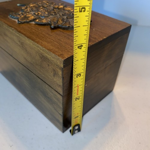 Vintage Wood Recipe Box Brass Flower Appliqué On Top - Picture 8 of 12