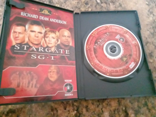 Stargate SG-1 Season 6 Giftset DVD 2004 MGM Richard Dean Anderson 5-Disc Set VG - Bild 7 von 8