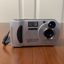 Sony Cyber-shot 2.0 Megapixels Multi Point Af DSC-P31