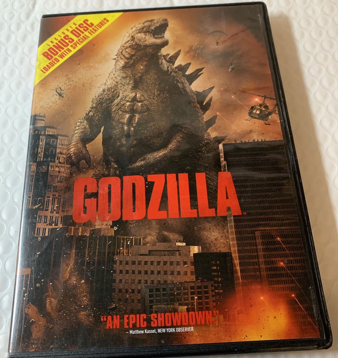 Godzilla (DVD, 2014, 2-Disc Set, Includes Digital Copy