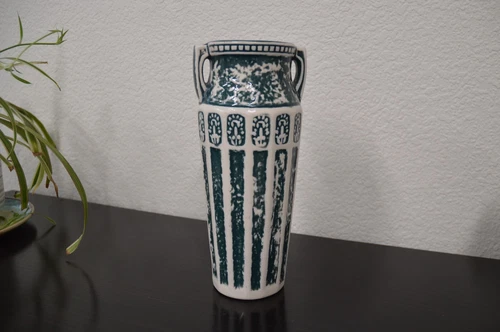 Red Wing Art Pottery VTG Grecian Urn Green White 9.5" Tall, #158 Vase