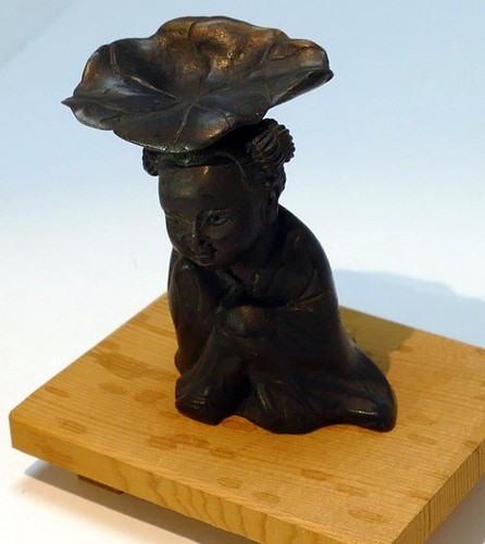 CHINESE BRONZE Statue Baby child under lotus leaf Scroll Weight Ming - Picture 13 of 13