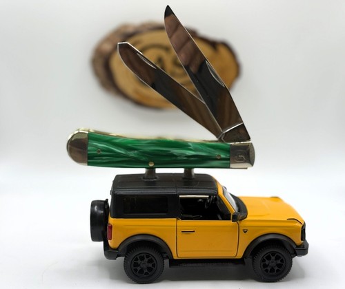 Case XX™ John Deere Green Pearl Kirinite Trapper With Diecast Bronco DisDisplay - Picture 5 of 9
