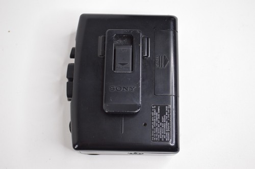 Sony Walkman WM-FX403 AM/FM Radio Cassette Tape Player Complete FOR REPAIR - Picture 4 of 5