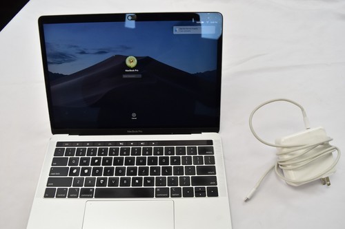 2019 MacBook Pro 13 in 2.4GHz i5 8GB 256 SSD with Extras - 第 1/12 張圖片
