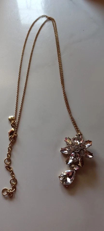 Collar Colgante J.Crew Tono Dorado Estrás Flor Forma Lágrima 33" Foto 4 de 4
