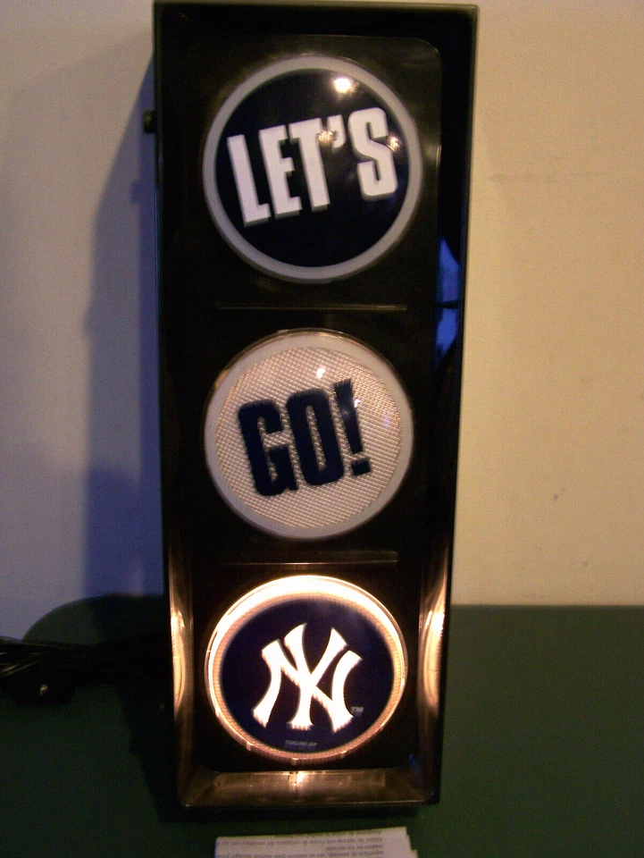 MLB LET'S GO NEW YORK YANKEES FLASHING STOP LIGHT SIGN MAN CAVE NOS MEMORY CO - Image 4 of 4