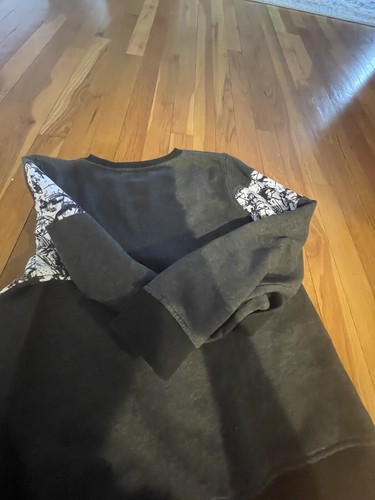 Batman Youth Size XL Boy's Sweatshirt Black And White Batman Logo Rare - Picture 9 of 11