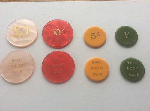 Collection Set 4 Vintage Casino Poker Chips Bakelite Lucite 1950s BALL ROOM CLUB - Picture 6 of 6