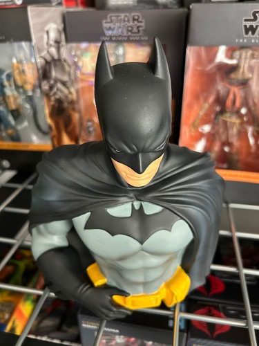 Banco busto Batman DC Comics monograma internacional - Imagen 5 de 5