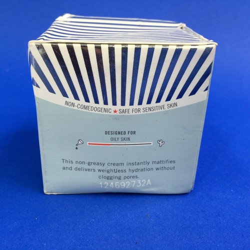 First Aid Beauty Oil Control Moisturizer Mattify & Hydrate 1.7 oz - Picture 3 of 6
