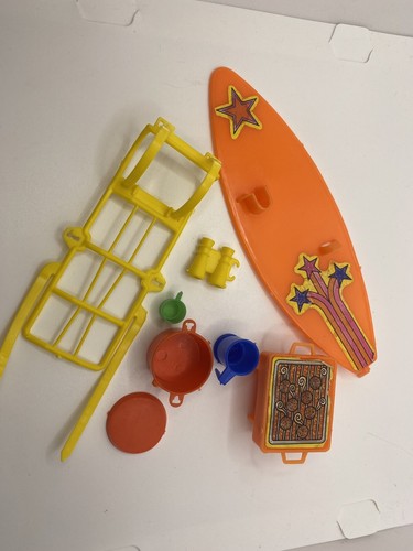 VTG Mattel 1978 Campin’ Out Barbie Accessories & Orange Hawaiian Surfboard - Picture 1 of 6