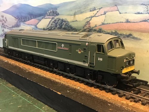 Mainline class 45. B.R green livery. D49. ‘THE MANCHESTER REGIMENT’. Boxed. - Picture 1 of 7