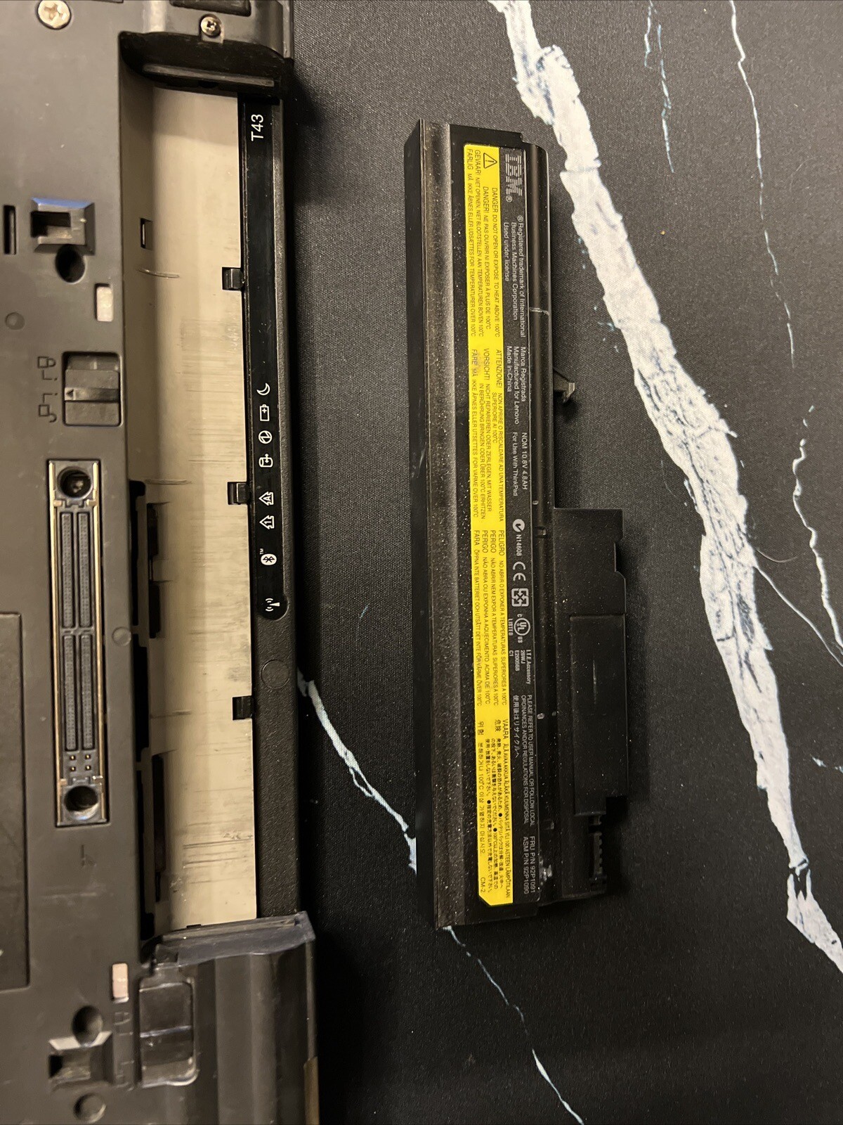 IBM ThinkPad 2668 Laptop Computer Parts Repair Non Working READ - Picture 4 of 7