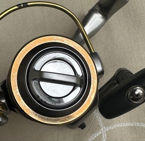 Daiwa Airity 2500 Spinning Reel Light Smooth Rotation Used with Accessories - Picture 7 of 18