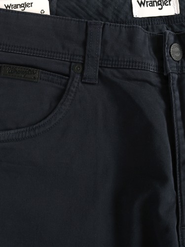 Wrangler - Pantalones chinos Slim Straight Fit ligeros y supersuaves para hombre - TEXAS SLIM - Imagen 3 de 4