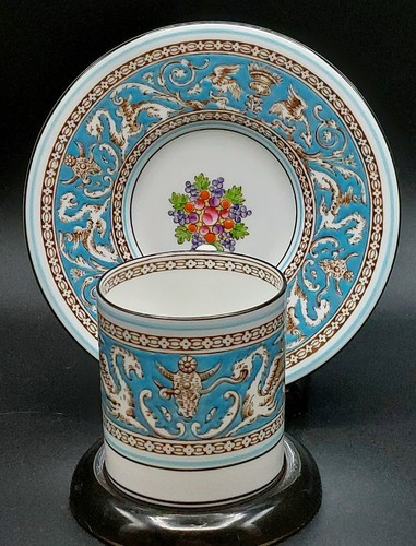 Vtg. Wedgwood Bone China Turquoise Florentine Demi Cup & Saucer Griffin Design - Picture 5 of 13