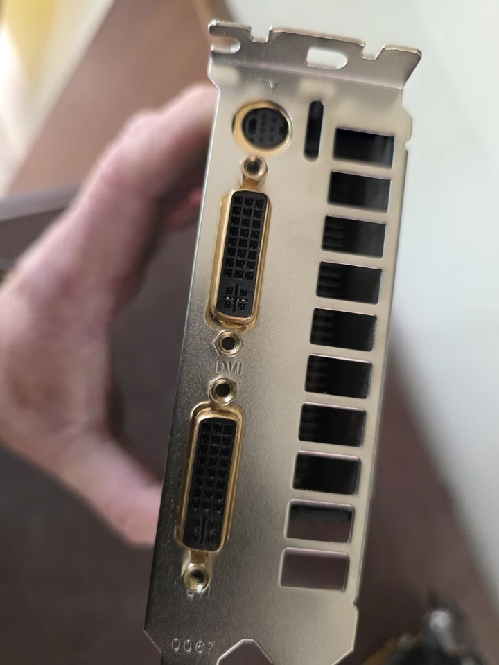 Inno3D GeForce GTX 275 896MB GDDR3 PCI-E Graphics Card N275-1DDN-H3IY Vintage - Image 2 of 4