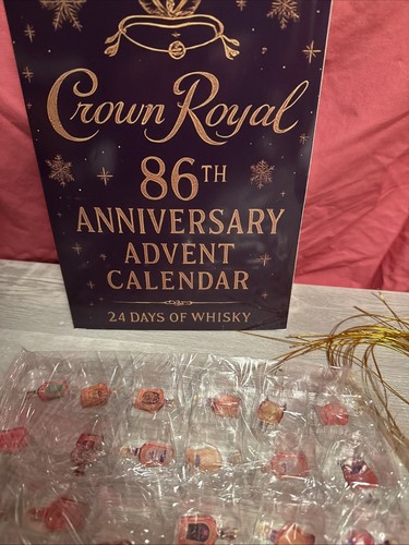 "Nuevo 2025 Crown Royal Advent ��Calendario Adornos 24 Plástico Duro 1""" - Imagen 3 de 4
