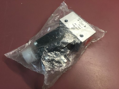 Norgren SPWG/1494/230V50/60HZ 230V-AC 3/8 IN NPT Solenoid Valve - Picture 1 of 4