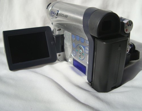 XPanasonic NV-GS15EB Camcorder. PAL MiniDV. DV-in.Sehr guter Zustand.1 Jahre Garantie. - Bild 4 von 8