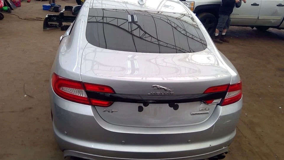 Driver Left Caliper Front Xkr-s Red Fits 10-15 XK 6742575 - Image 3 of 4