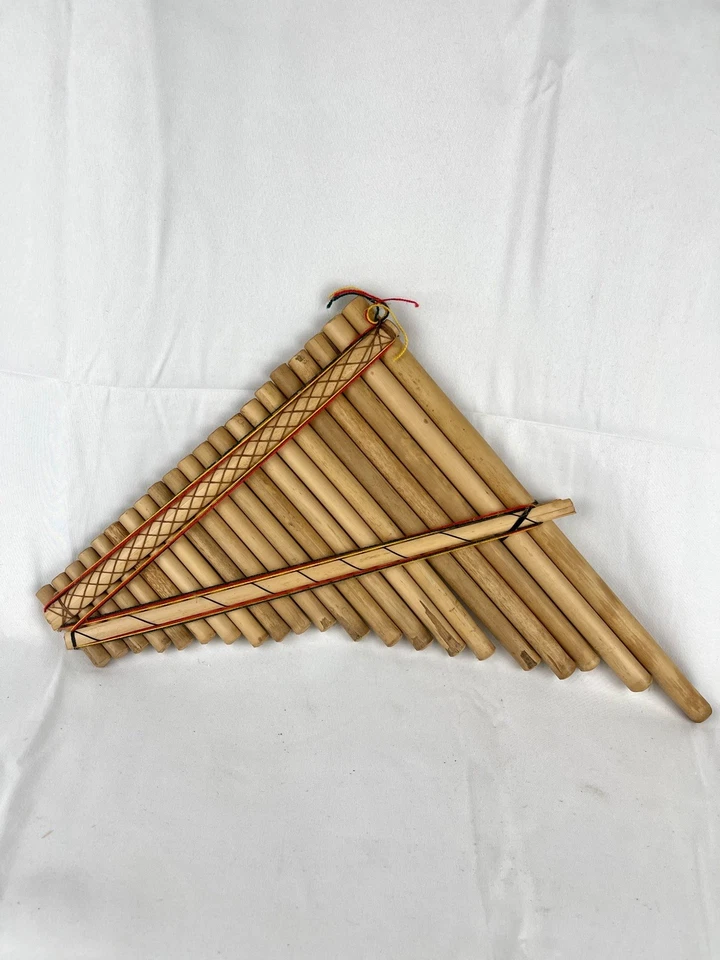 Flauta de bambú 21 tubos vintage hecha en Ecuador 12”x14”  Foto 3 de 4