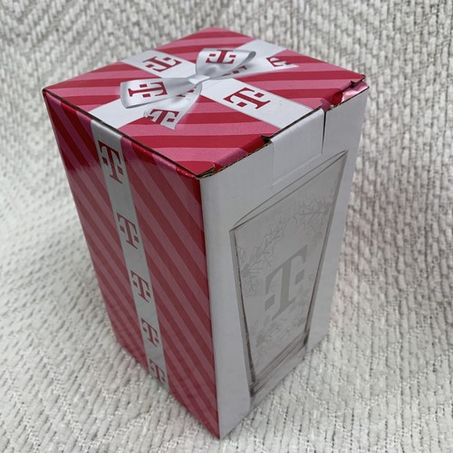 T-Mobile Tuesdays Christmas Holiday 16 oz Glass Cup New In Box - Picture 11 of 12