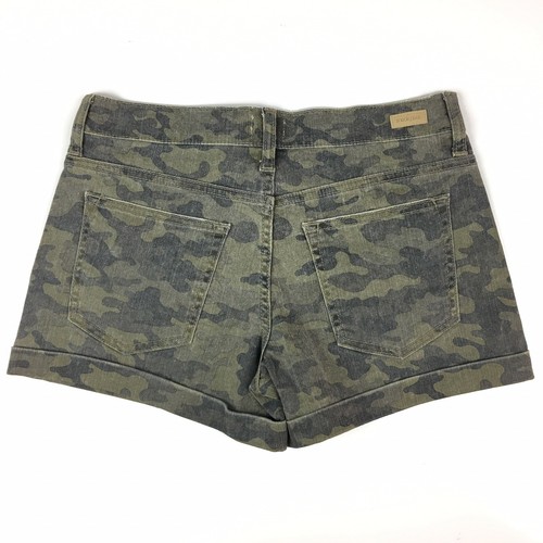 Pantalones Cortos Sneak Peek Denim Camuflados Puño Enrollado Mujeres Pequeños Ligeramente Envejecidos SP-S6686 - Imagen 2 de 11