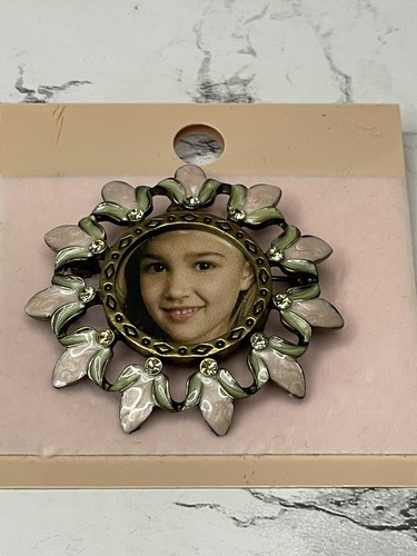 Broche redondo de flor esmalte de estrás con marco de tulipán rosa de 2 3/4" pulgadas - Imagen 10 de 12