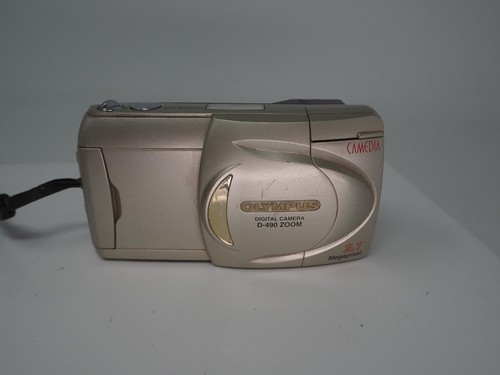 Olympus Digital Camera D-490 Zoom 2.1 Megapixel Camedia - Untested