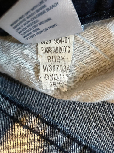 Old Navy Women's Jeans Rock Star Boot Cut Strech Size 4 Dark Wash Long - Picture 9 of 11