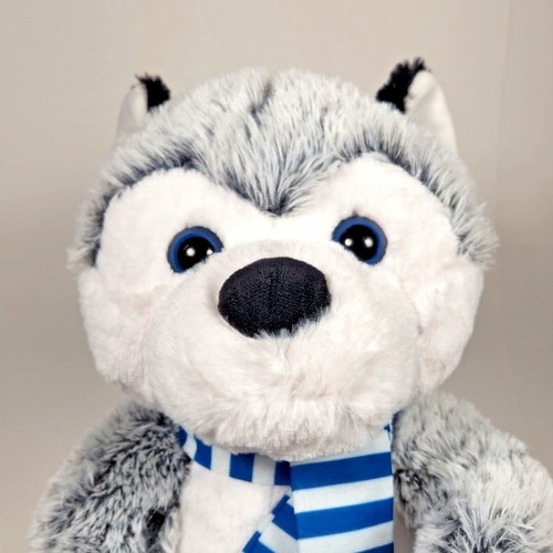 Sechs Flaggen Wolf Plüschtier Stofftier Welpe Hund Husky grau Schal sitzend Spielzeug 14 Zoll - Bild 2 von 12